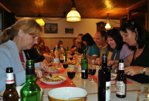 Willi mit seiner Crew kochte uns ein feines mehrgngiges Nachtessen