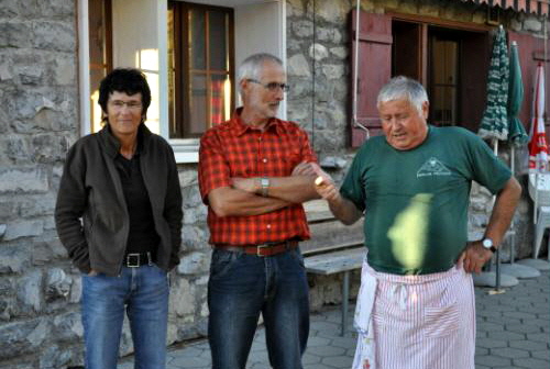 Willi (ganz rechts) mit seiner Crew